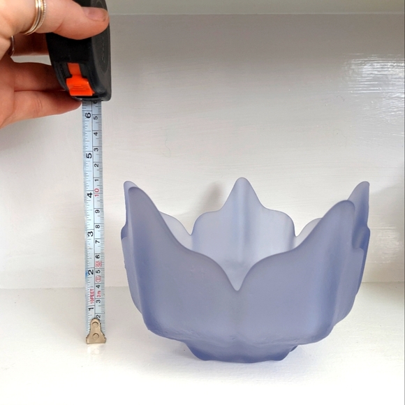 Vintage Viking Glass Lotus Bowl – Amethyst Purple Mid-Century Decor - Picture 2 of 5